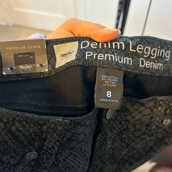 NWT Mossimo Python Print Denim Leggings - Picture 3 of 5